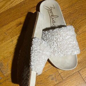 Zodiac Plush Slide Sandals in Light Beige